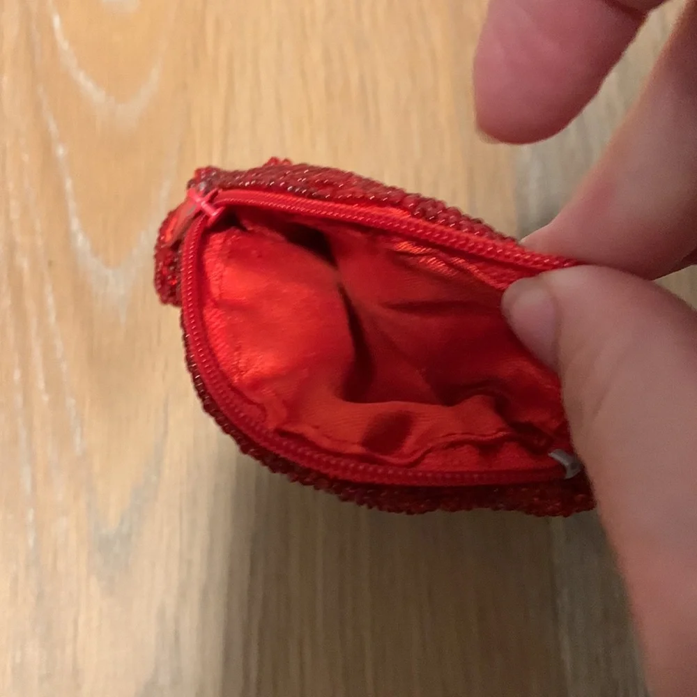Heart shaped beaded zippered coin purse